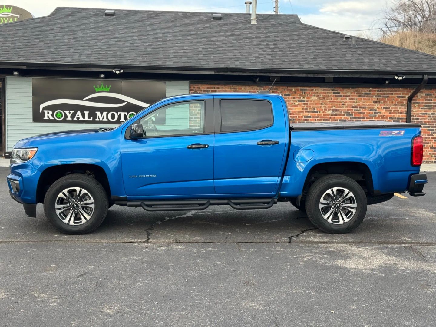 2022 Chevrolet Colorado Crew Cab - Image 4