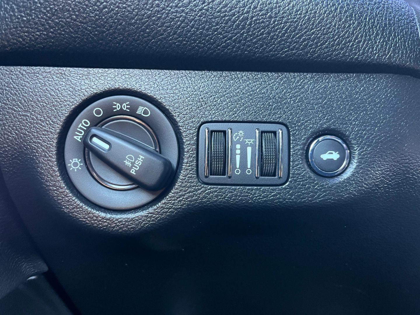 2019 DODGE CHALLENGER COUPE V8, HEMI, MDS, 6.4 LITER R/T SCAT PACK COUPE 2D