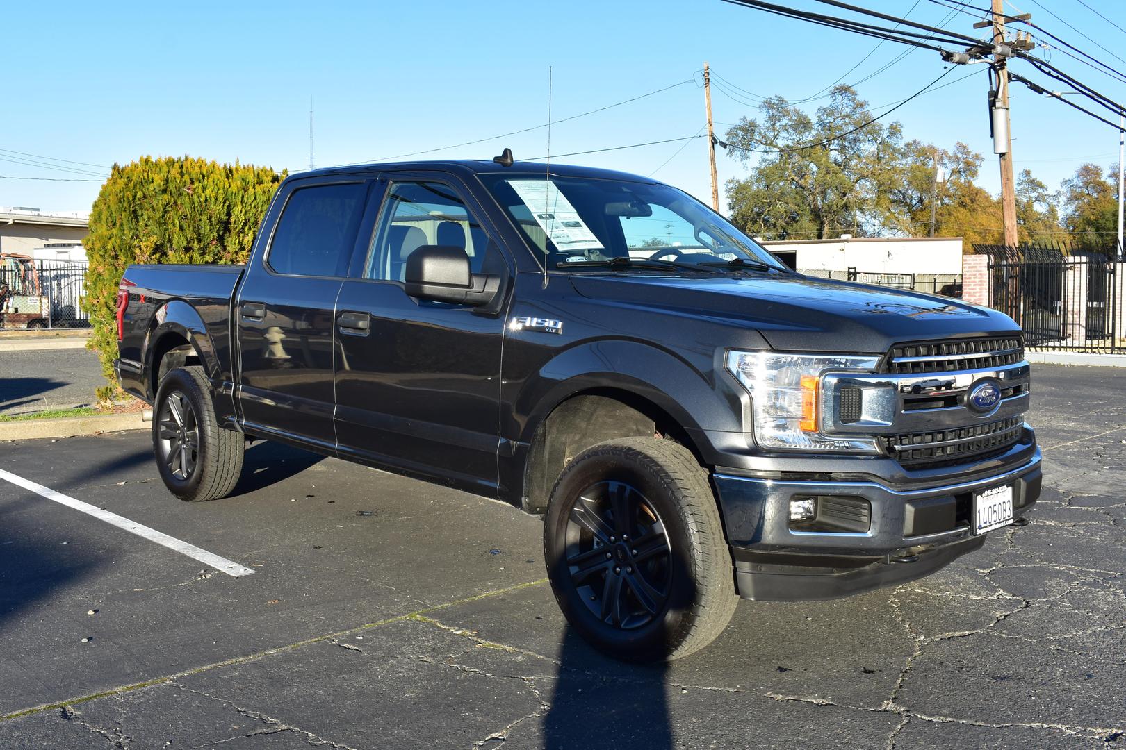 2020 Ford F-150 XLT photo 2