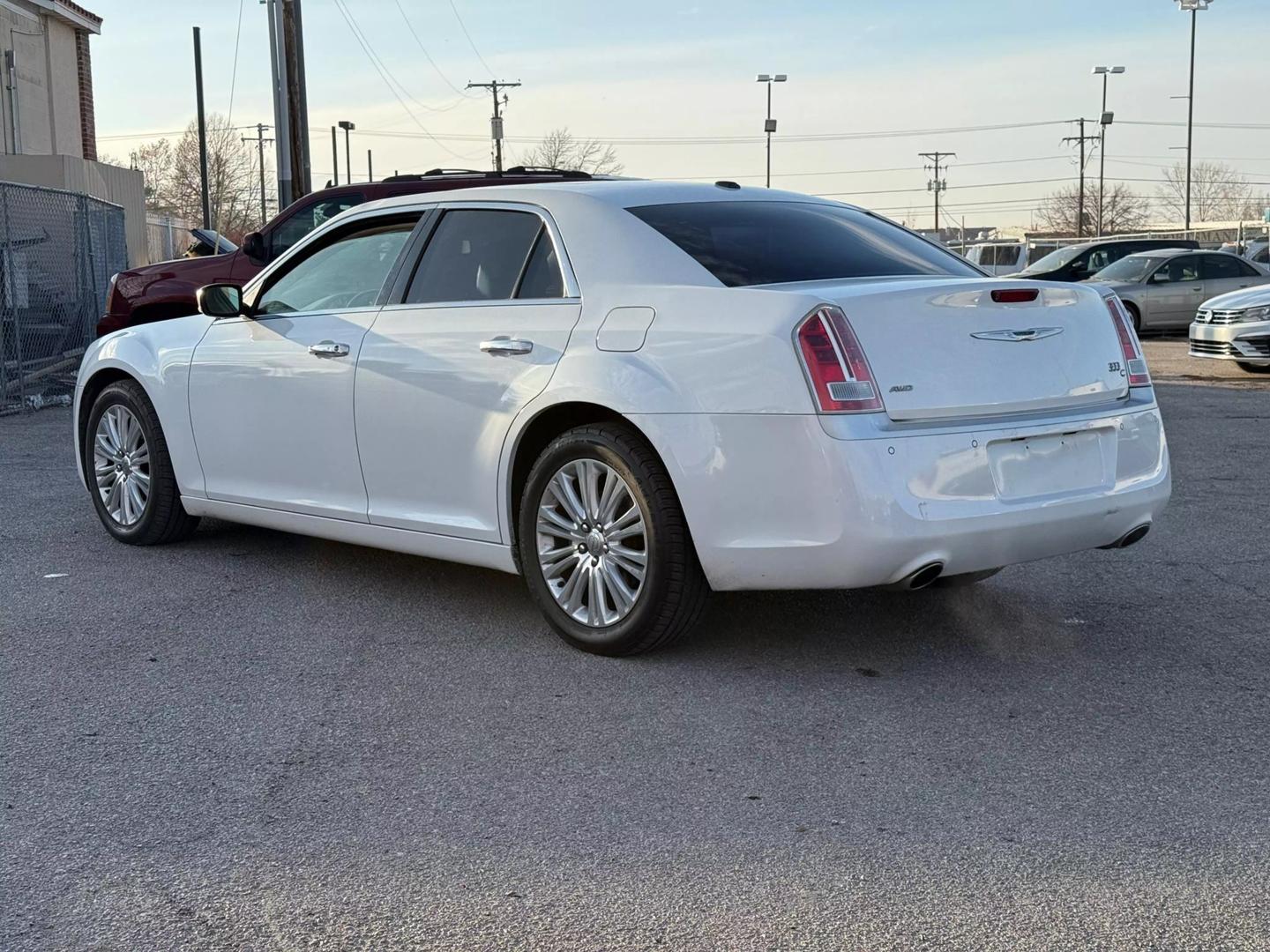 2013 Chrysler 300 Luxury Series photo 6