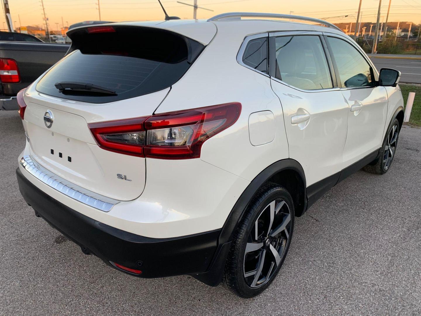 2022 Nissan Rogue Sport SL photo 8