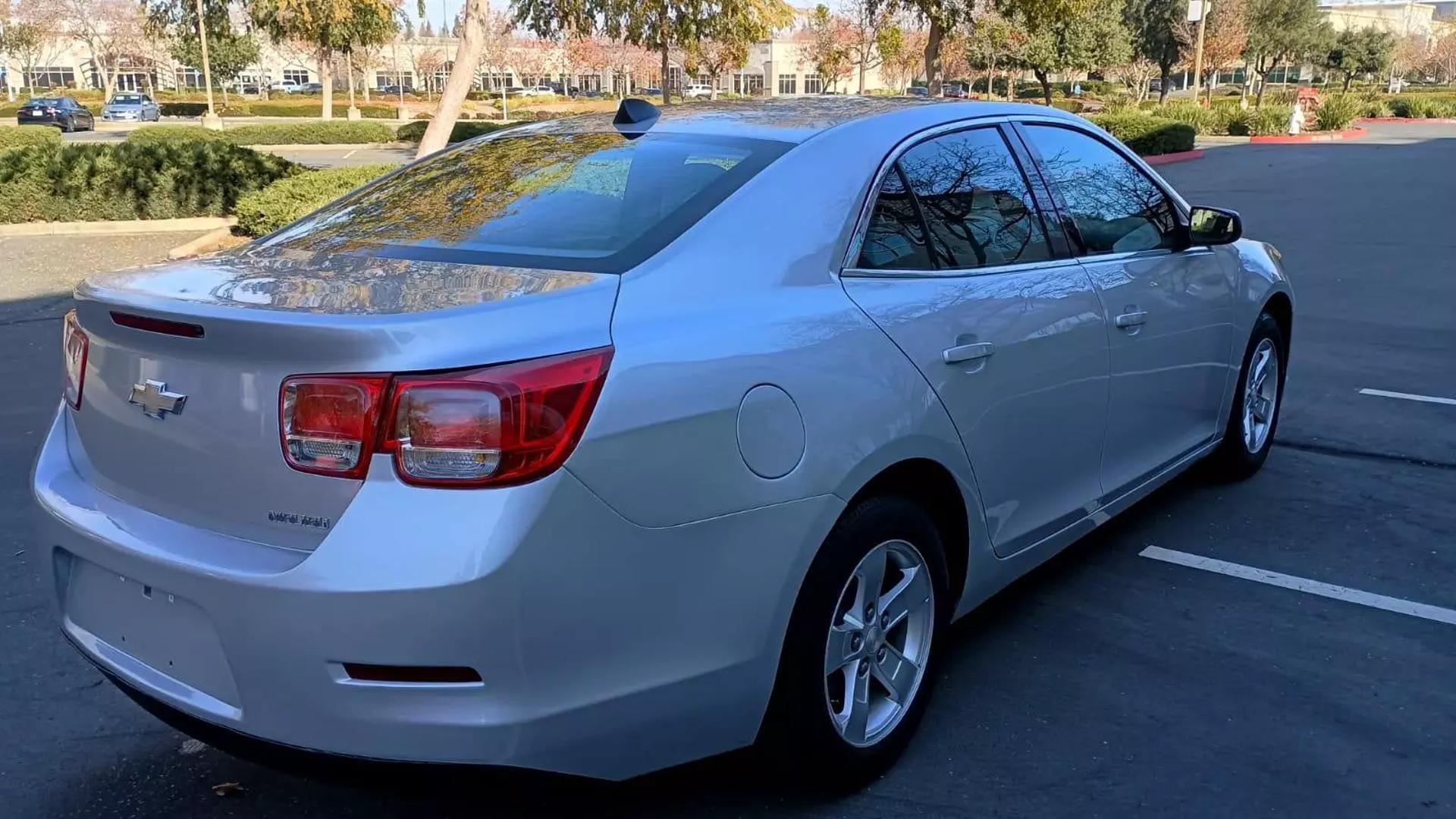 2013 Chevrolet Malibu 1LS photo 7