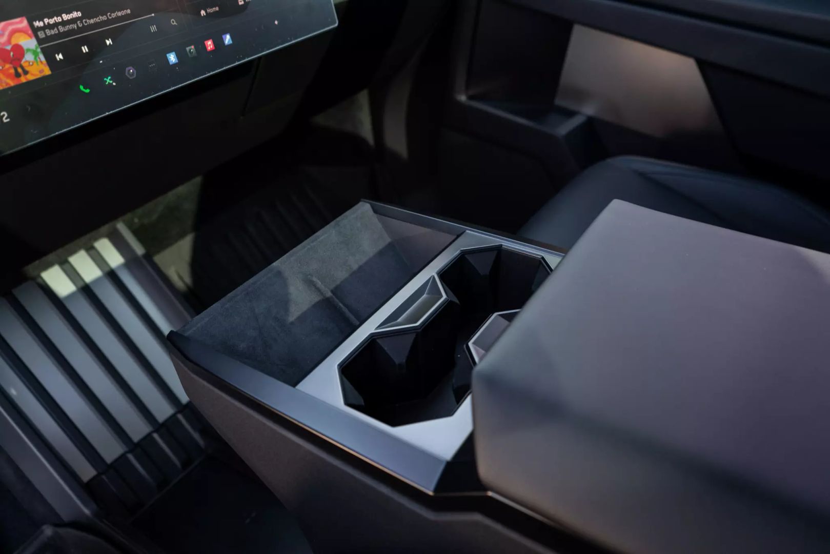 2024 Tesla Cybertruck - Image 37