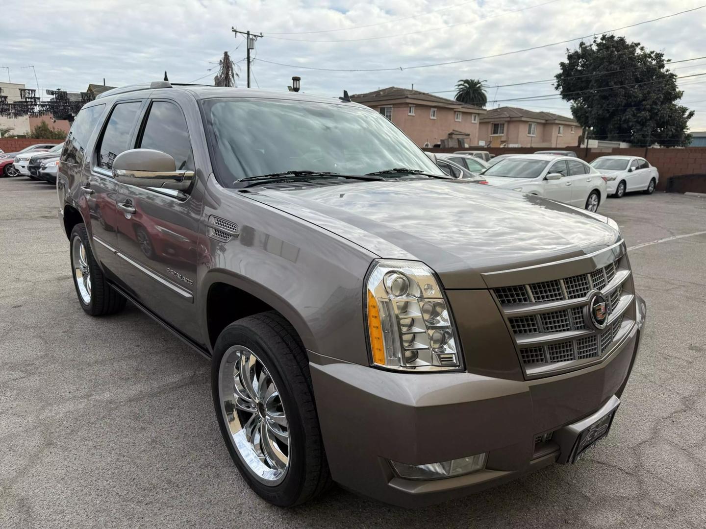 2013 Cadillac Escalade Premium photo 18