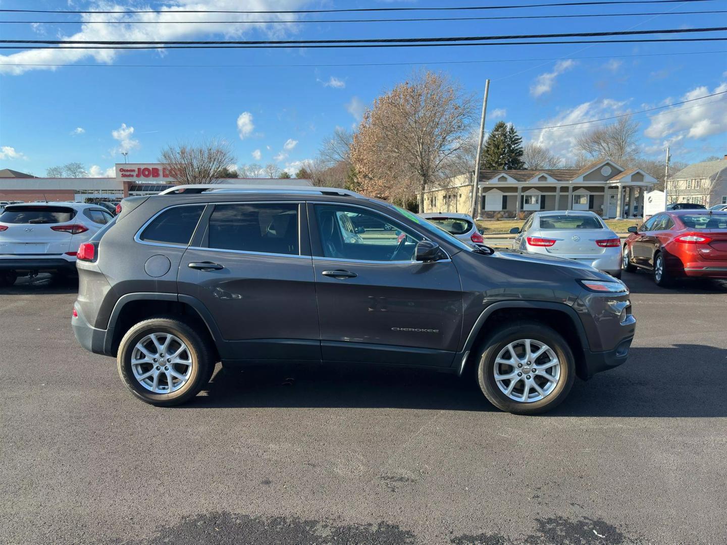 2018 Jeep Cherokee Latitude Plus photo 8