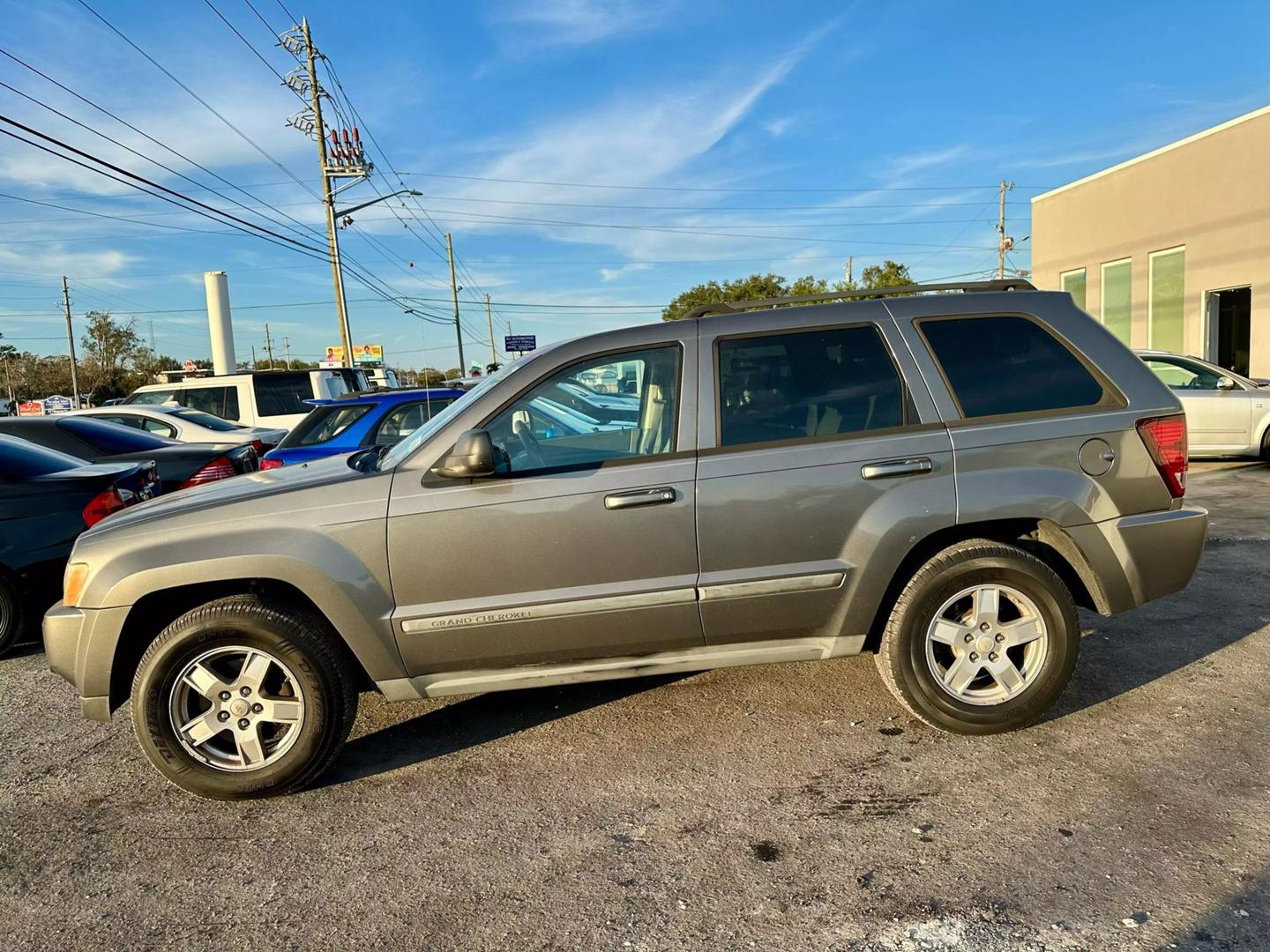 2007 Jeep Grand Cherokee Laredo photo 2