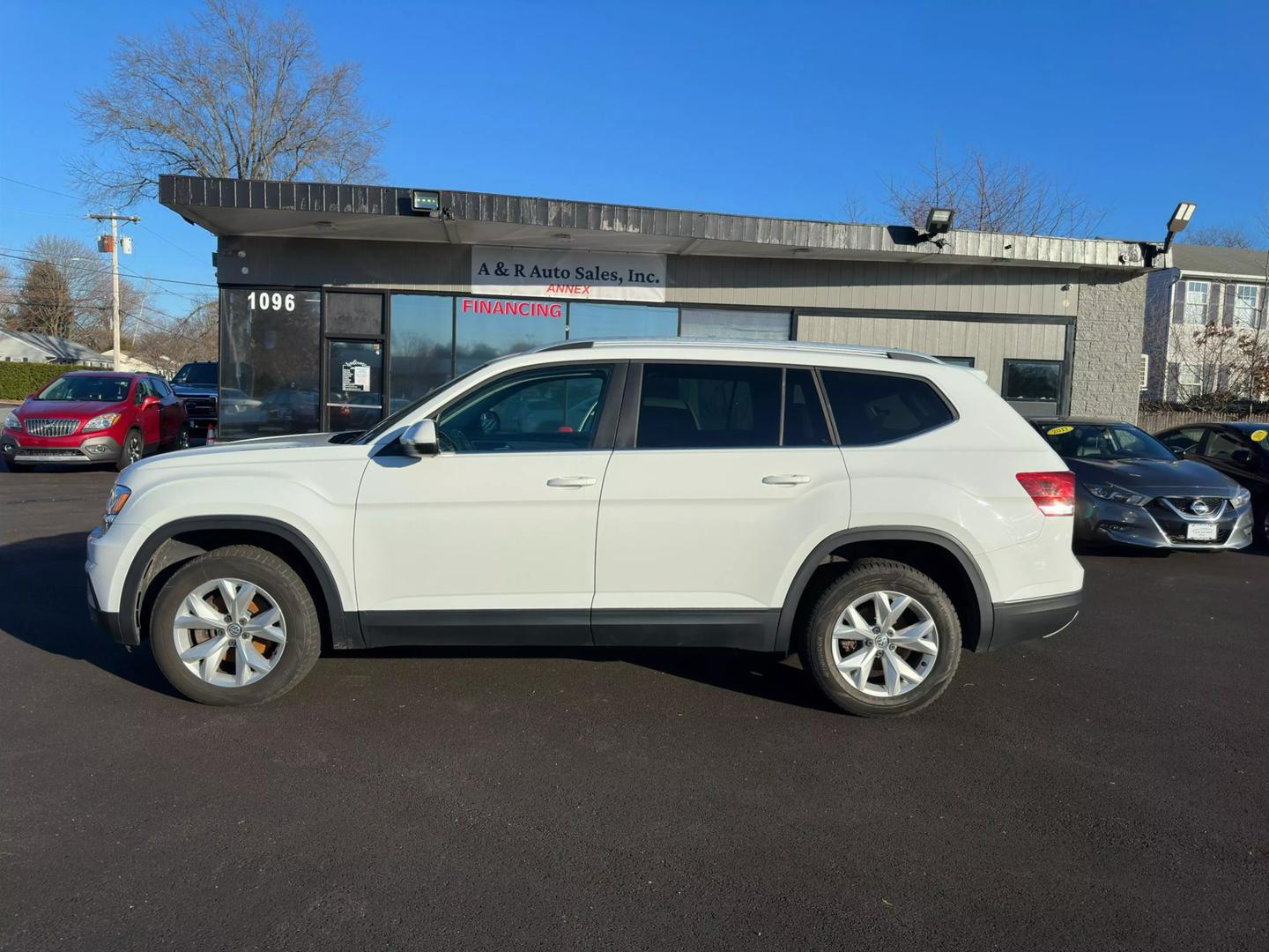 2018 Volkswagen Atlas SE photo 3