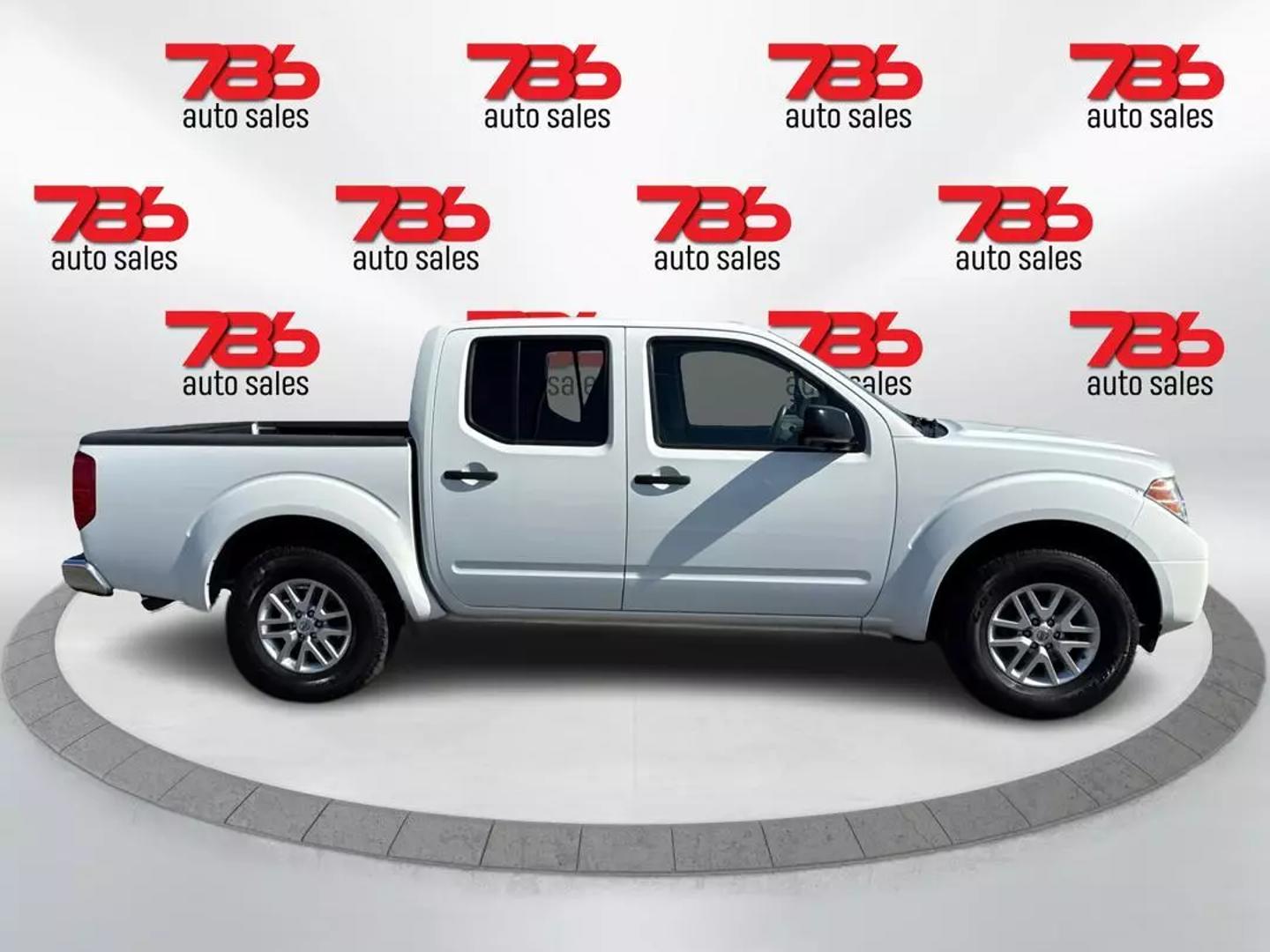 2016 Nissan Frontier SV photo 2