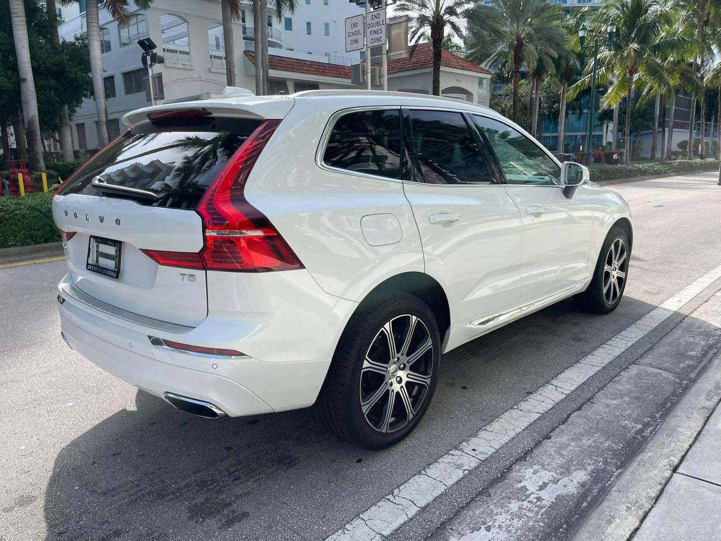 2021 Volvo XC60 Inscription photo 8