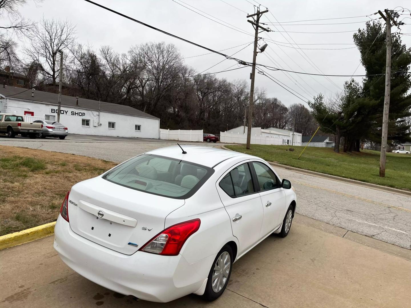 2012 Nissan Versa SL photo 8