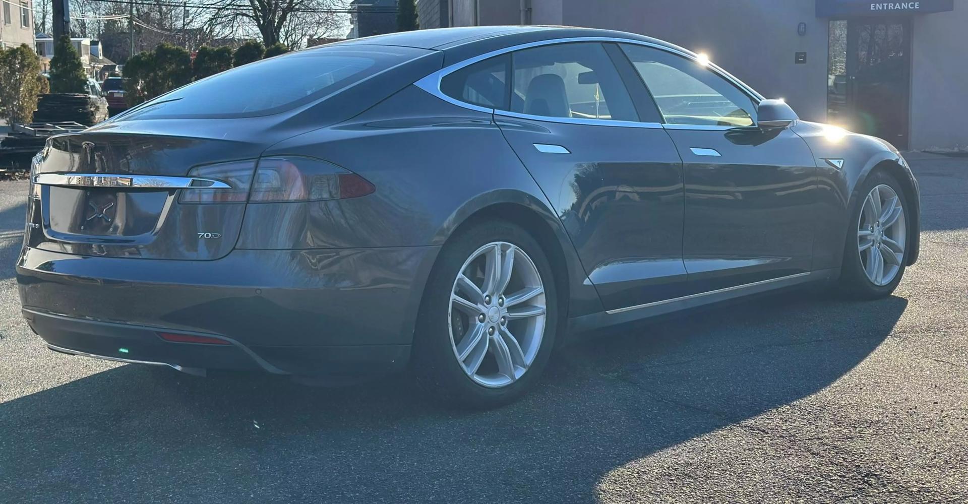 2015 Tesla Model S 85D photo 7