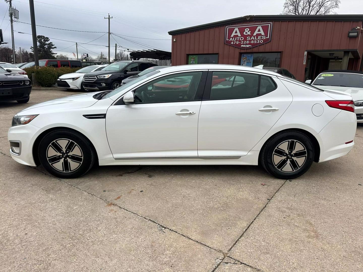 2012 Kia Optima Hybrid photo 2