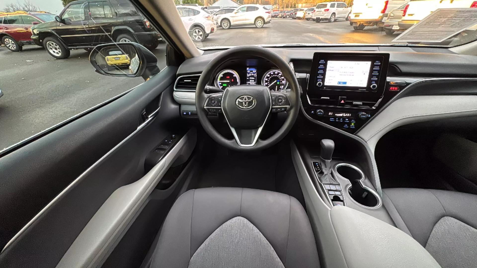 2022 Toyota Camry LE photo 15