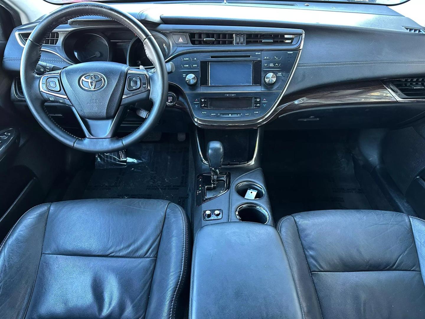 2015 Toyota Avalon XLE photo 18