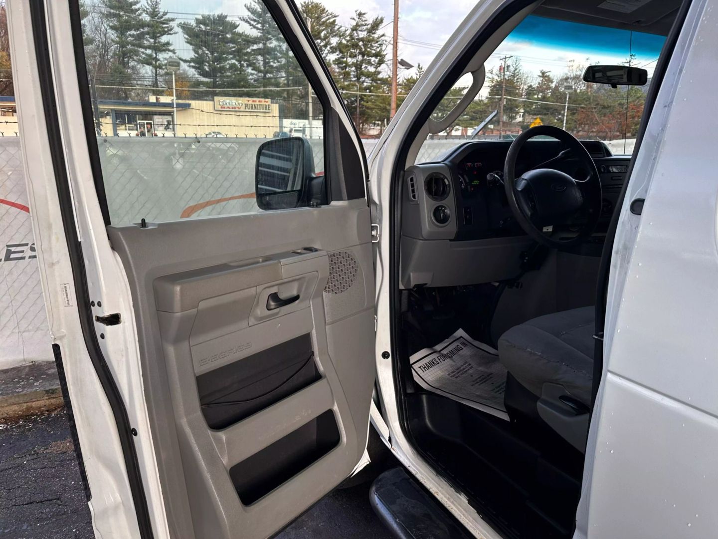 2013 Ford E250 Cargo - Image 14