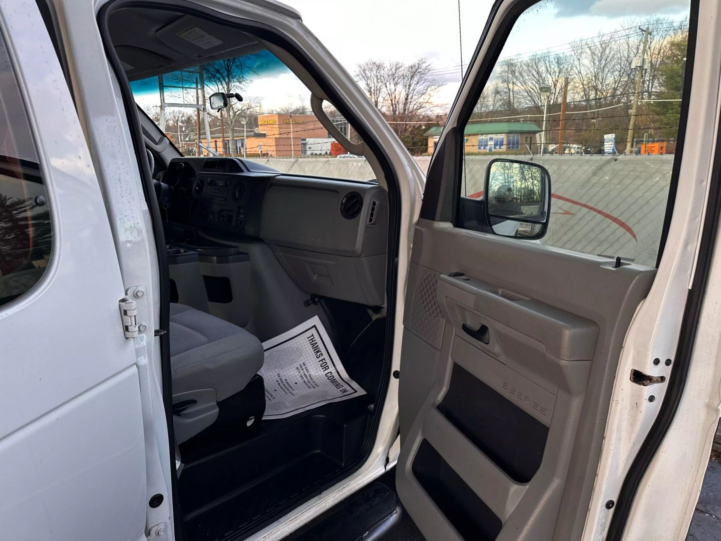 2013 Ford E250 Cargo - Image 22