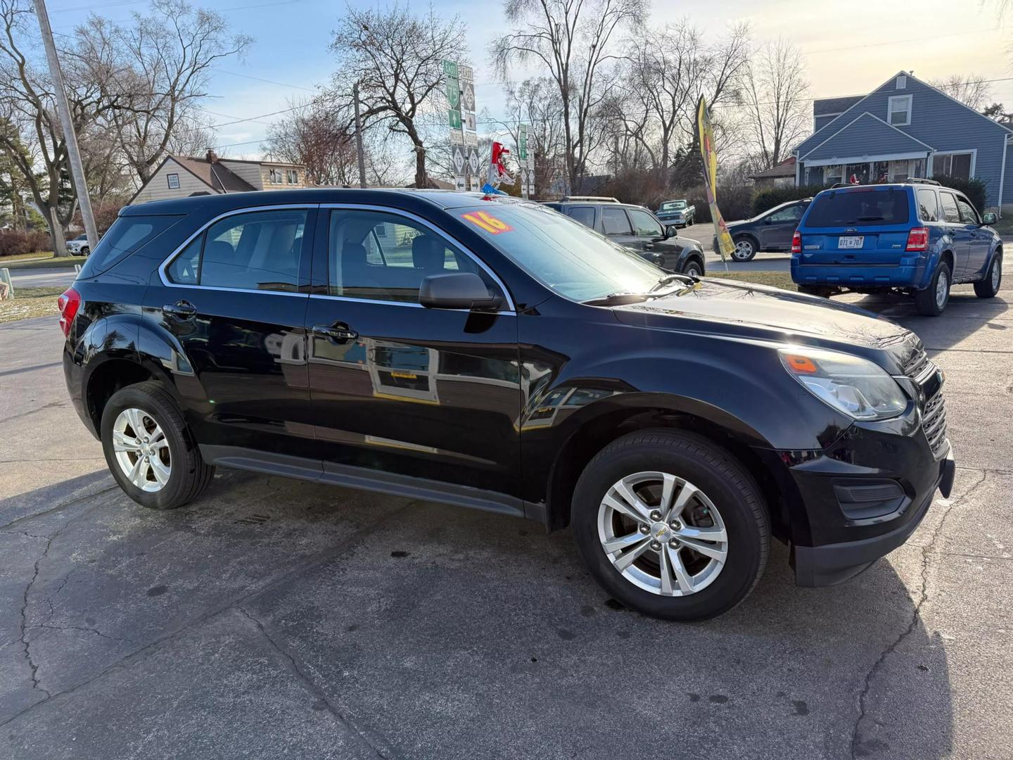 2016 Chevrolet Equinox LS photo 3