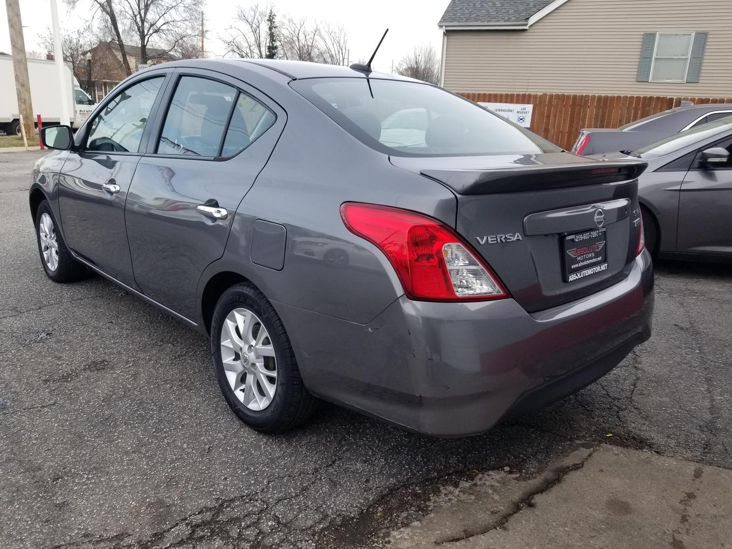 2018 Nissan Versa Sedan SV photo 6