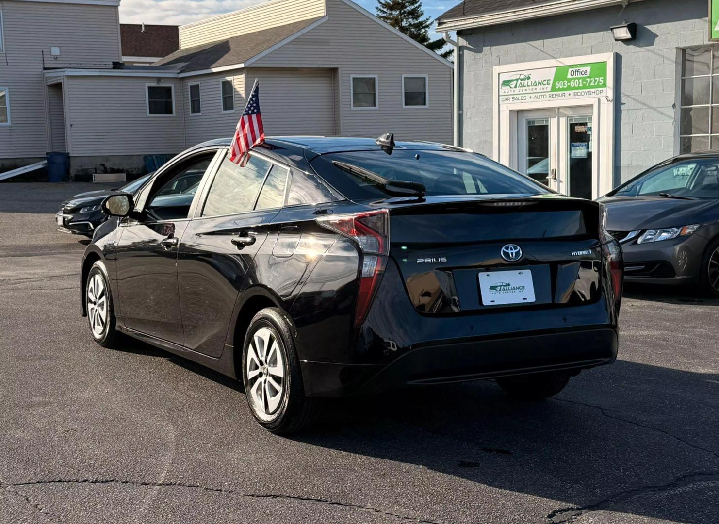 2018 Toyota Prius Two photo 6