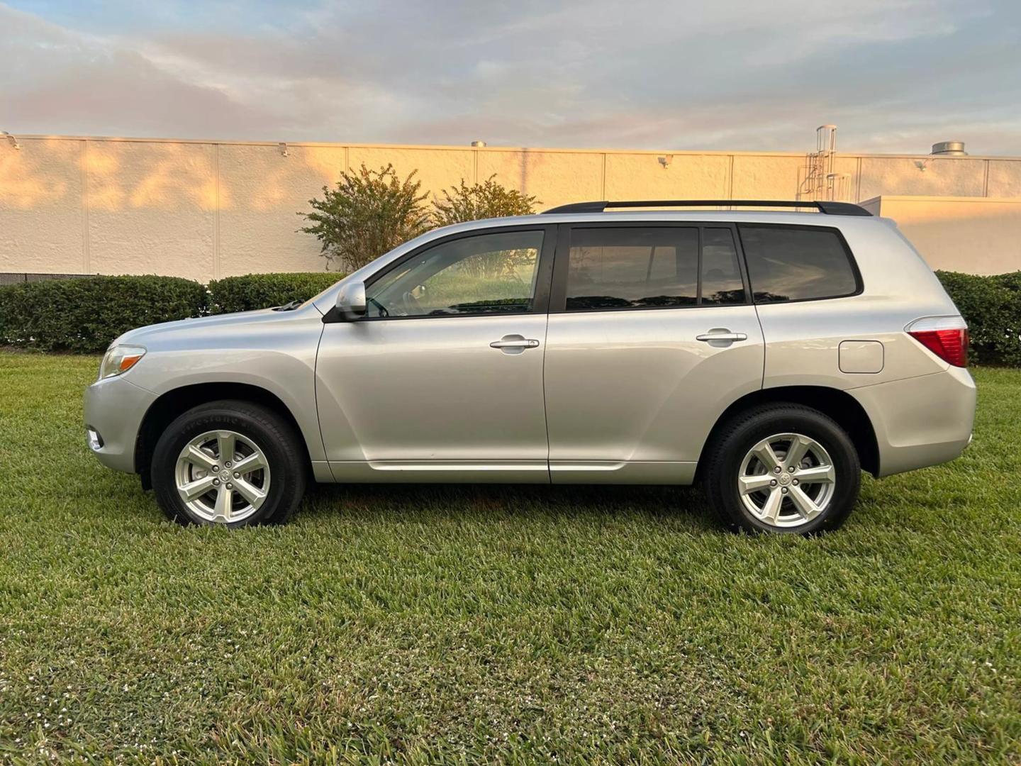 2008 Toyota Highlander Base photo 8