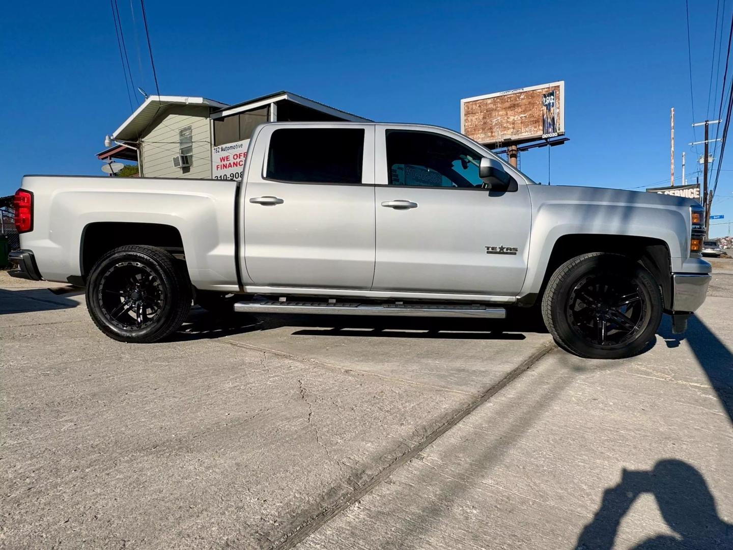 2014 Chevrolet Silverado 1500 LT photo 4