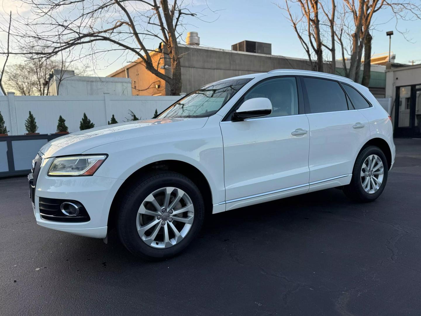 2016 Audi Q5 Premium photo 2