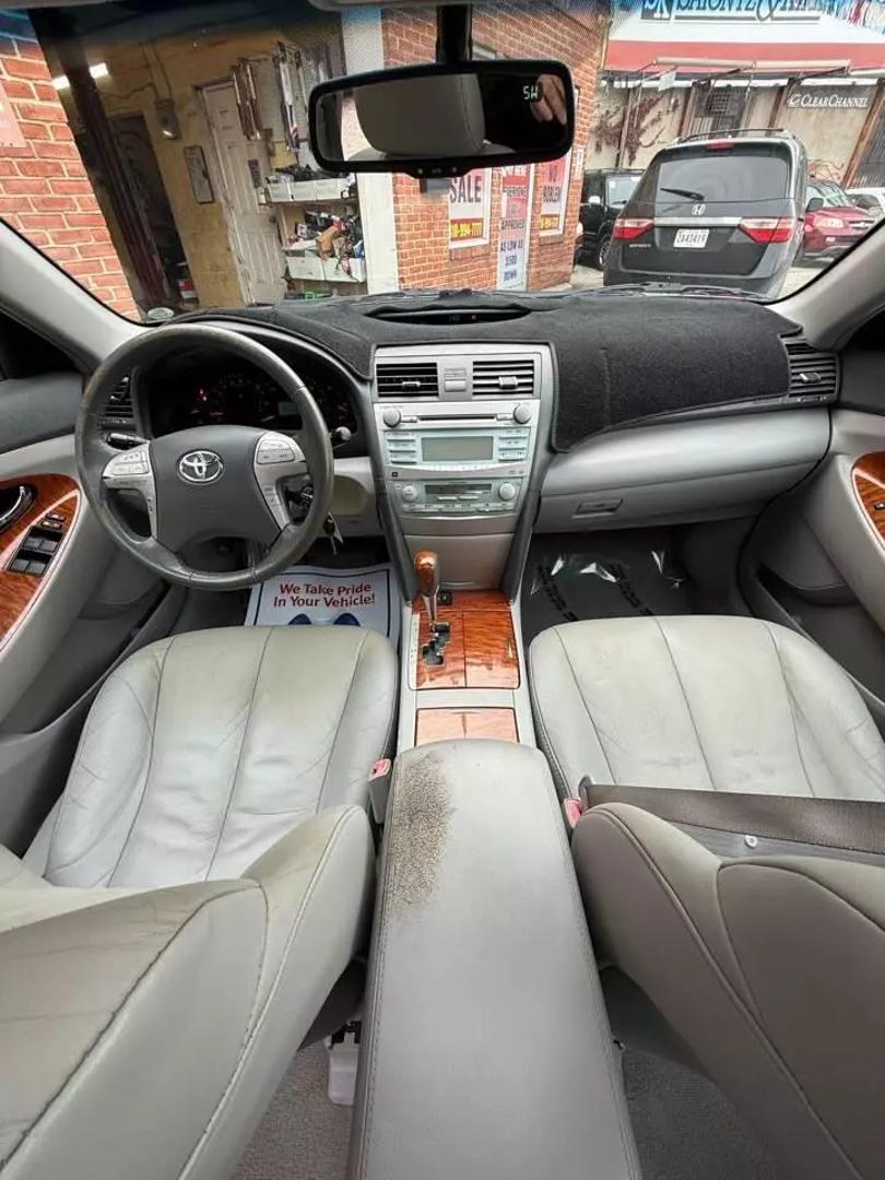 2009 Toyota Camry XLE photo 20