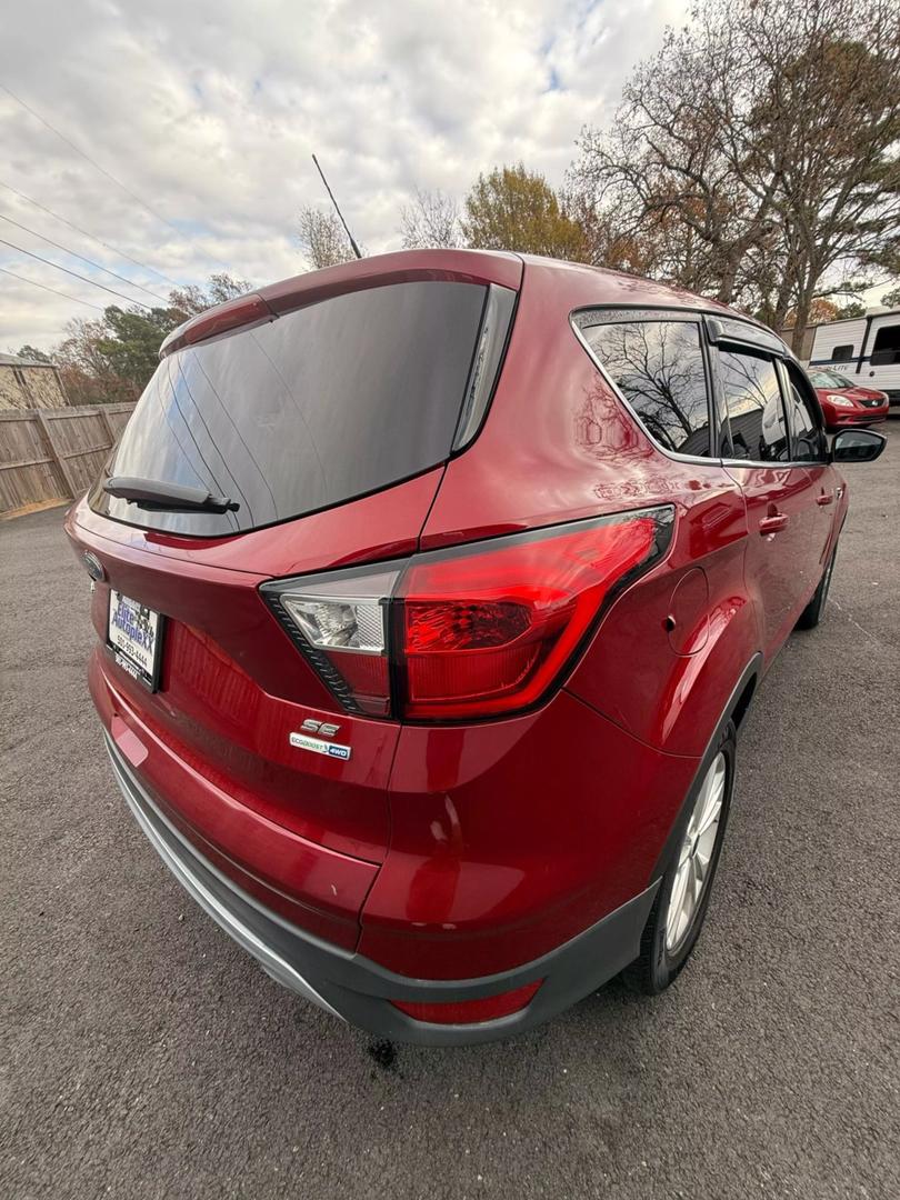 2019 Ford Escape SE photo 8