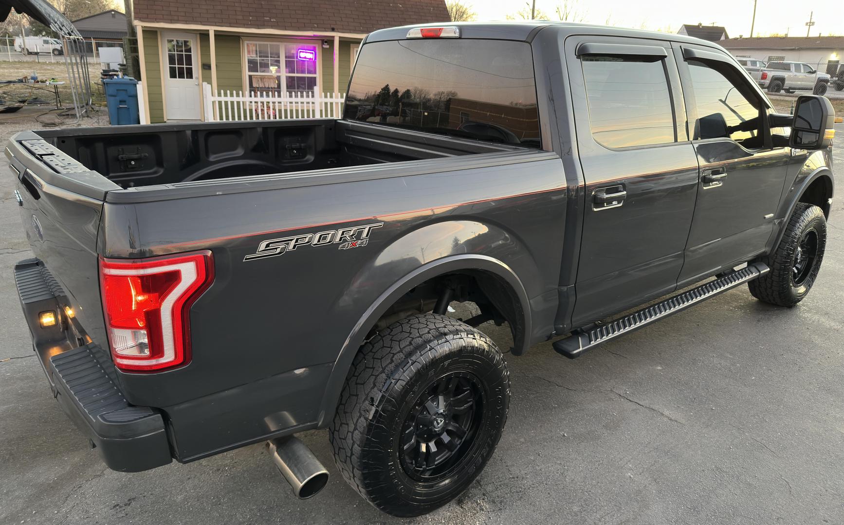 2016 Ford F-150 XLT photo 3