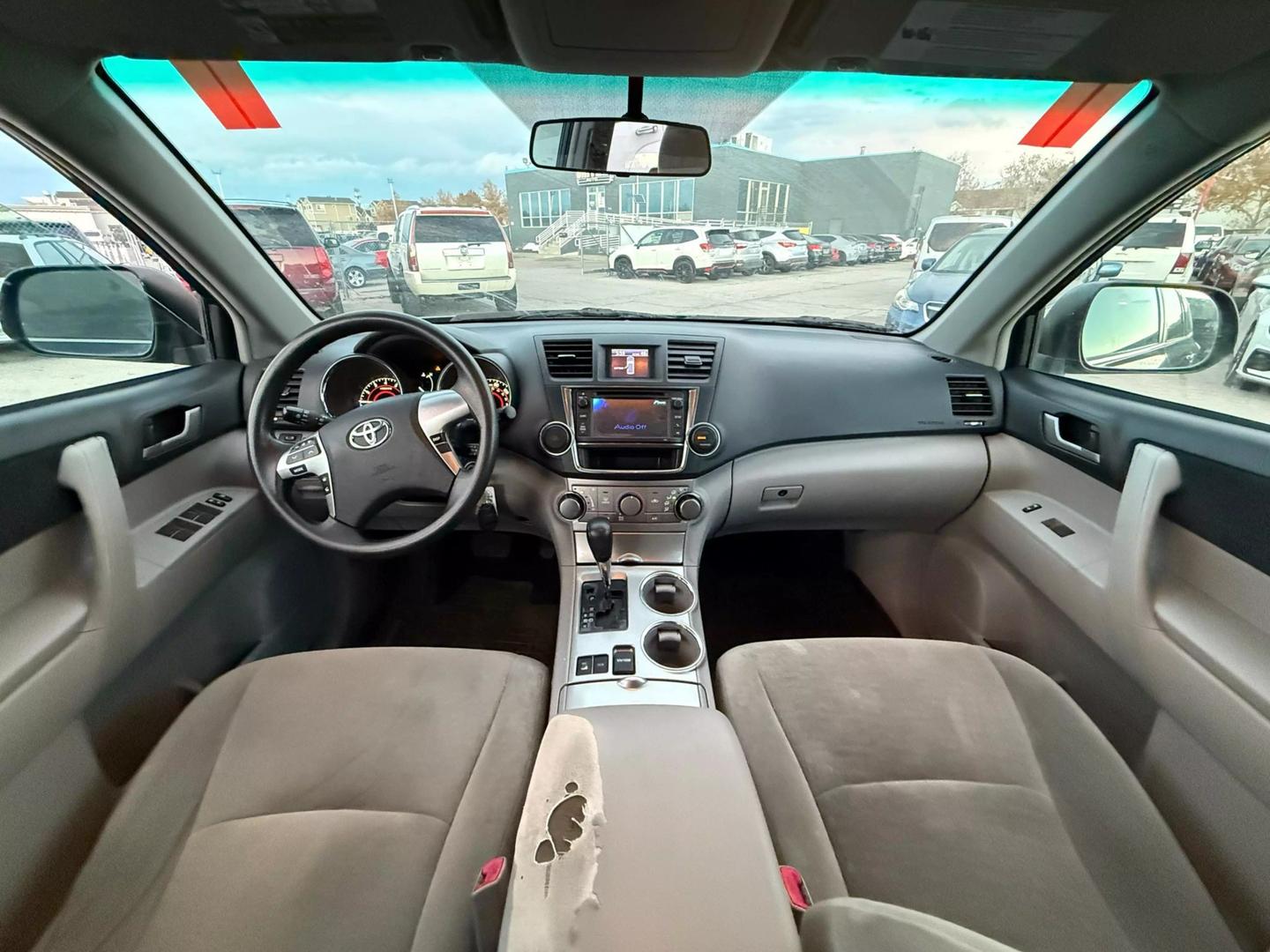 2013 Toyota Highlander Base photo 15