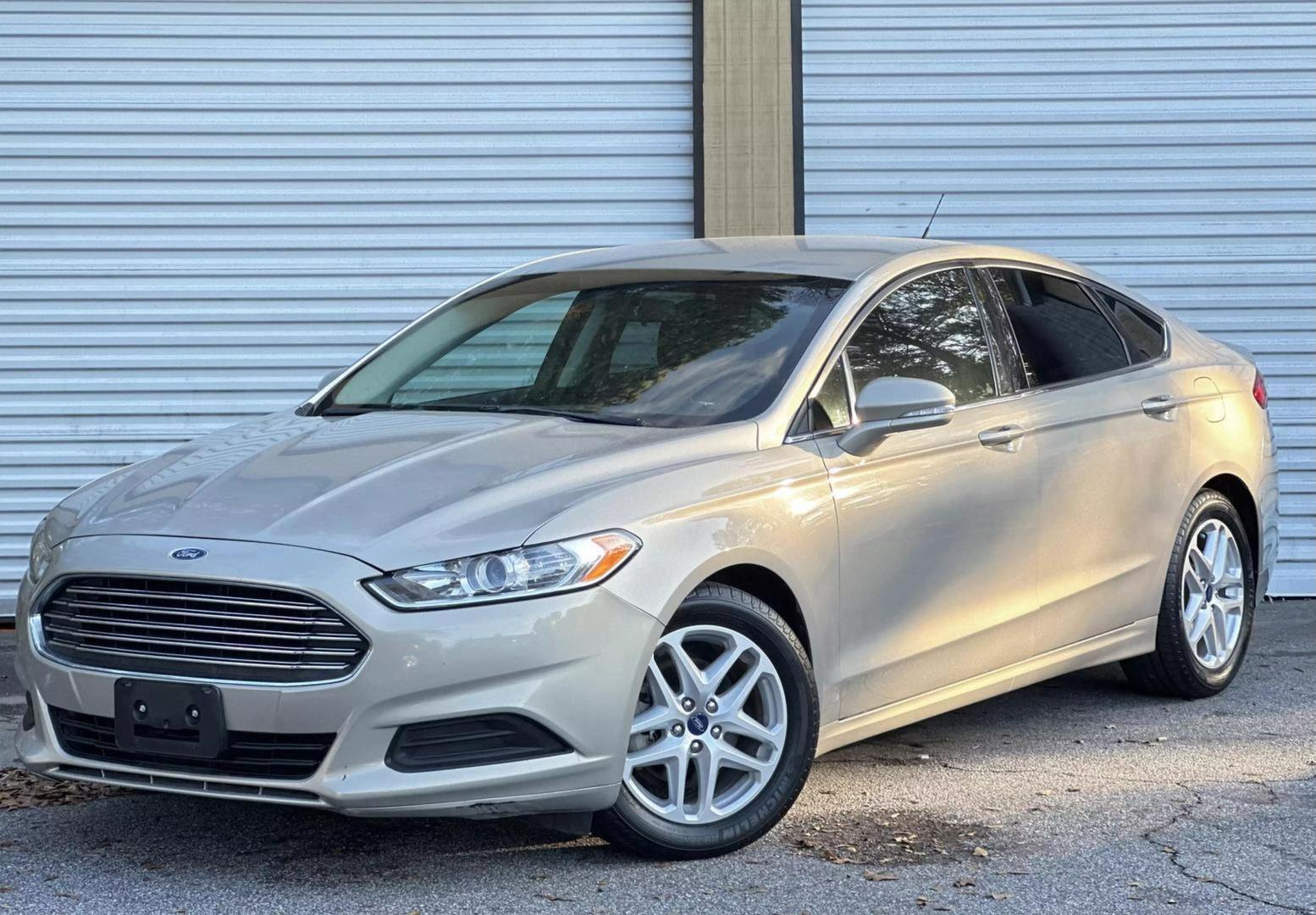 2015 Ford Fusion SE photo 17