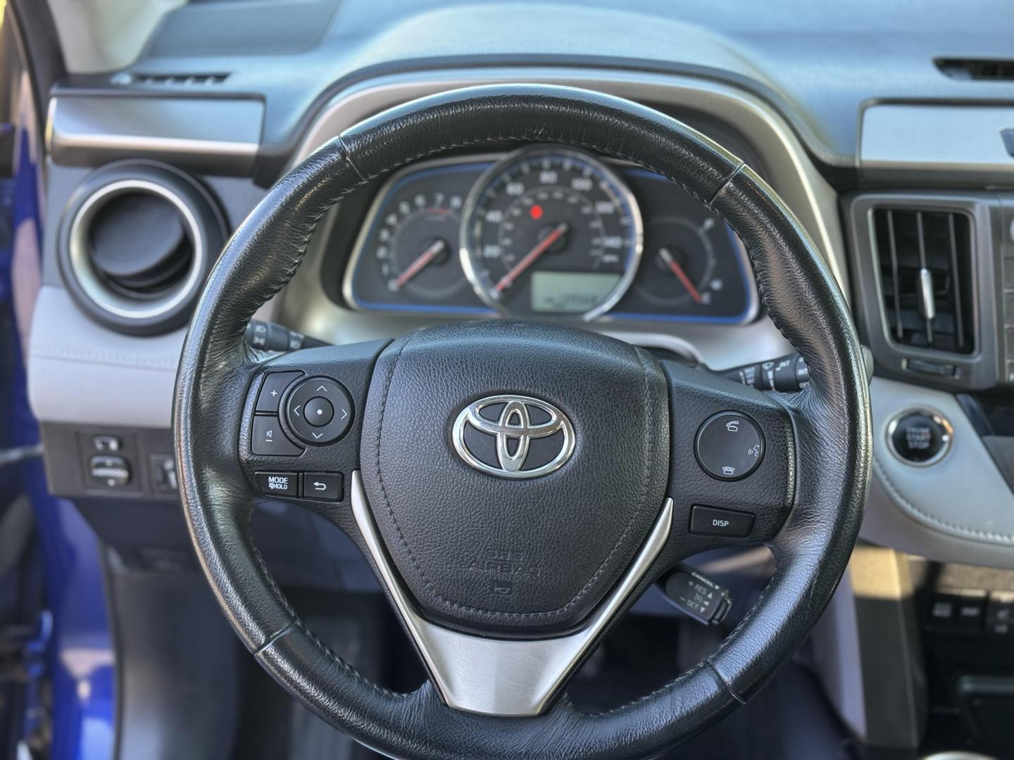 2015 Toyota RAV4 Limited photo 16