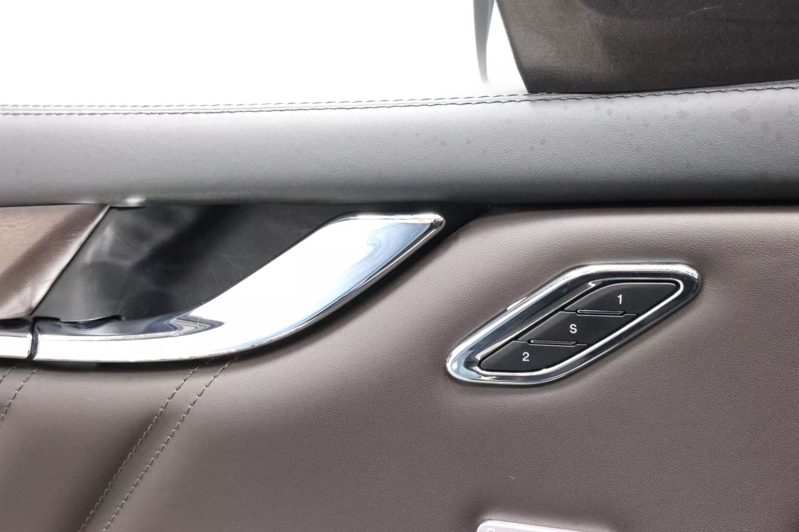 2020 Maserati Quattroporte - Image 13