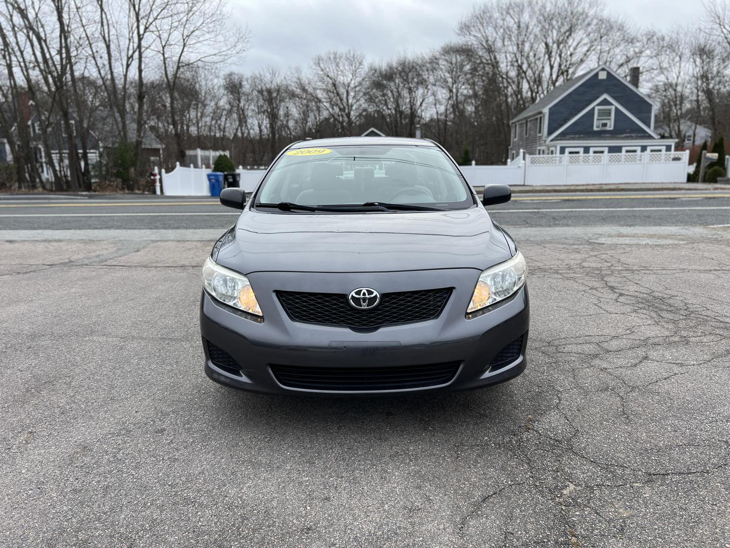 2009 Toyota Corolla LE photo 8