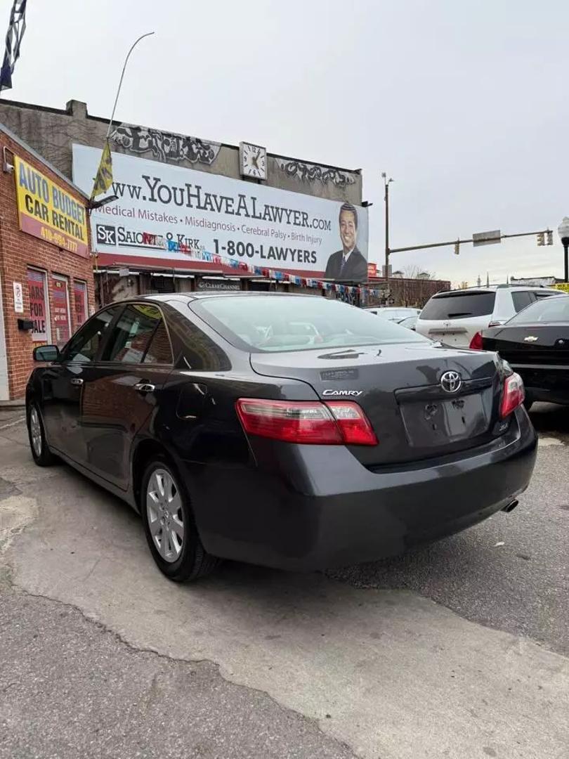 2009 Toyota Camry XLE photo 8