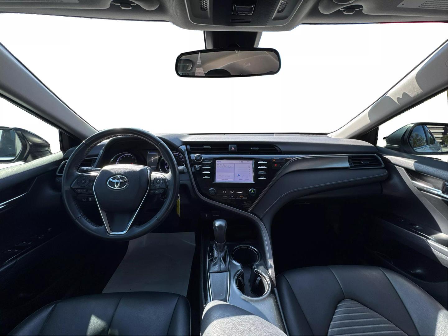 2019 Toyota Camry SE photo 21