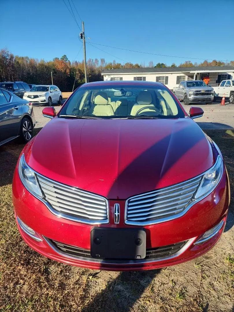 Lincoln MKZ's photo