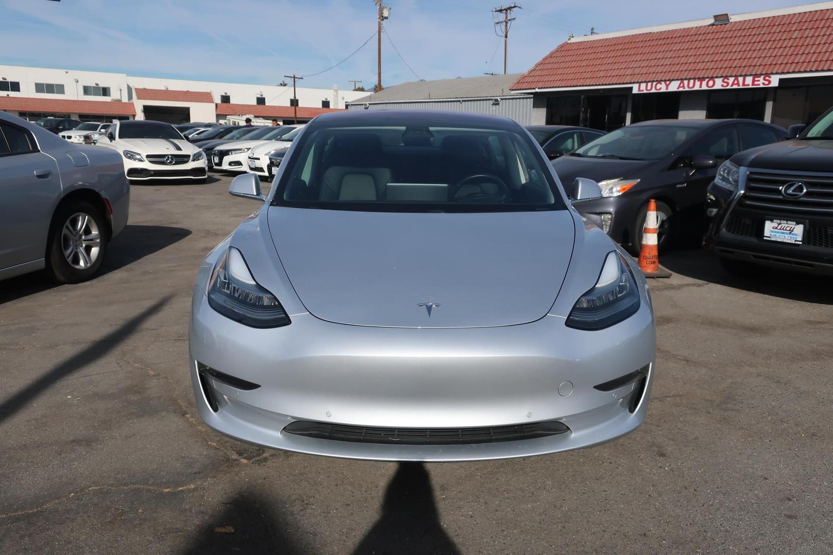 Tesla Model 3's photo