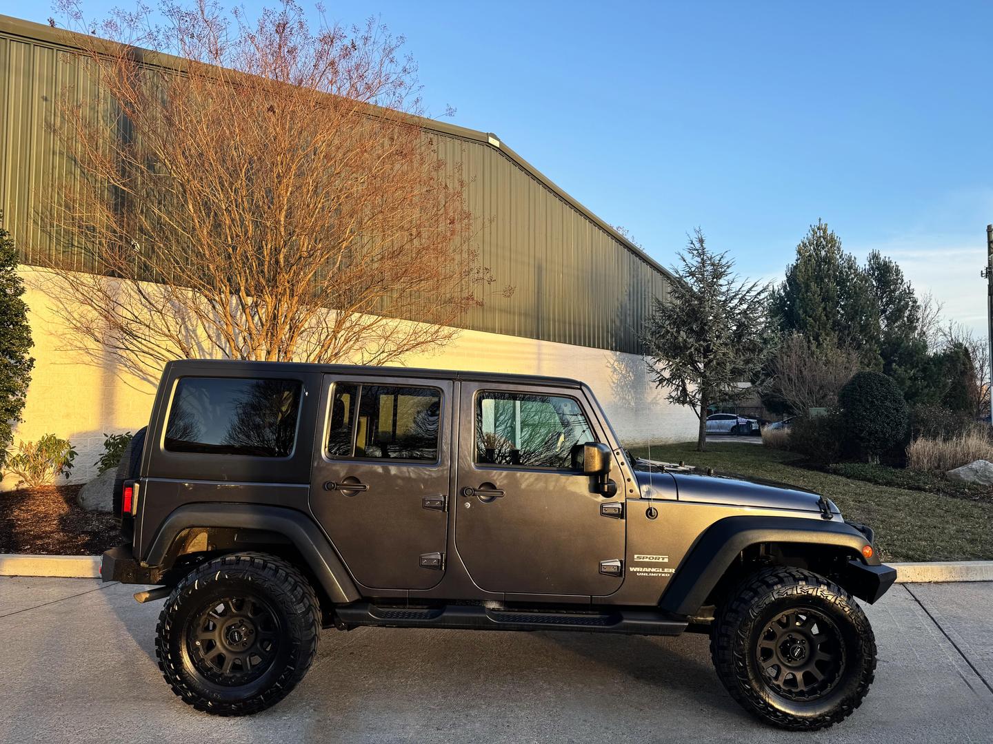 2016 Jeep Wrangler Unlimited Sport S photo 2