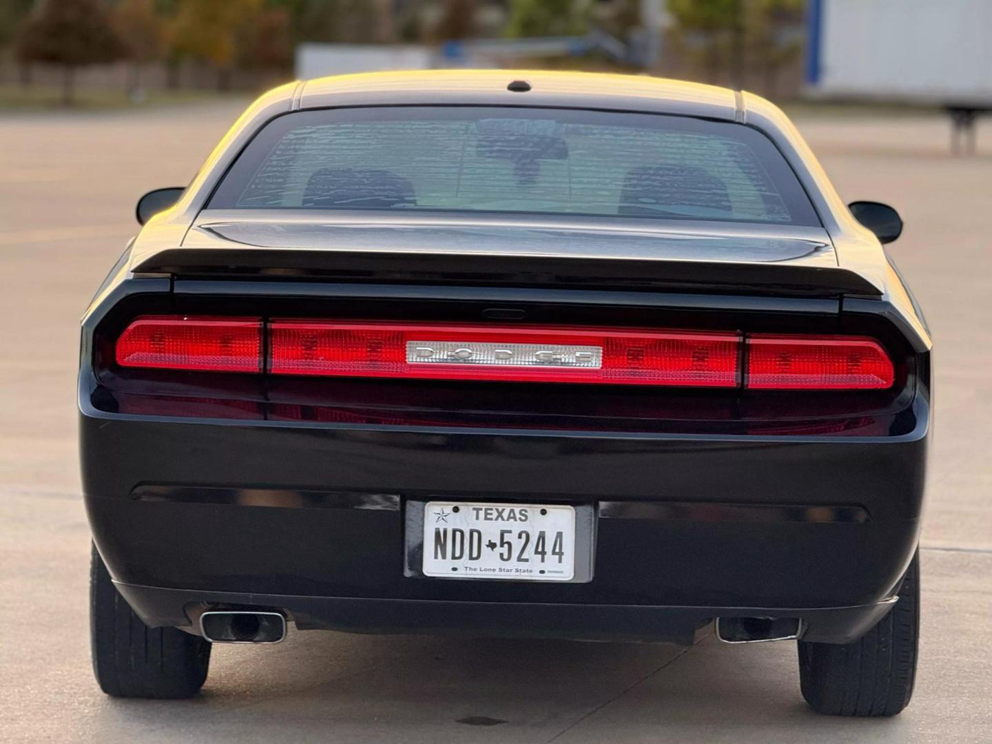 2014 Dodge Challenger R/T photo 9