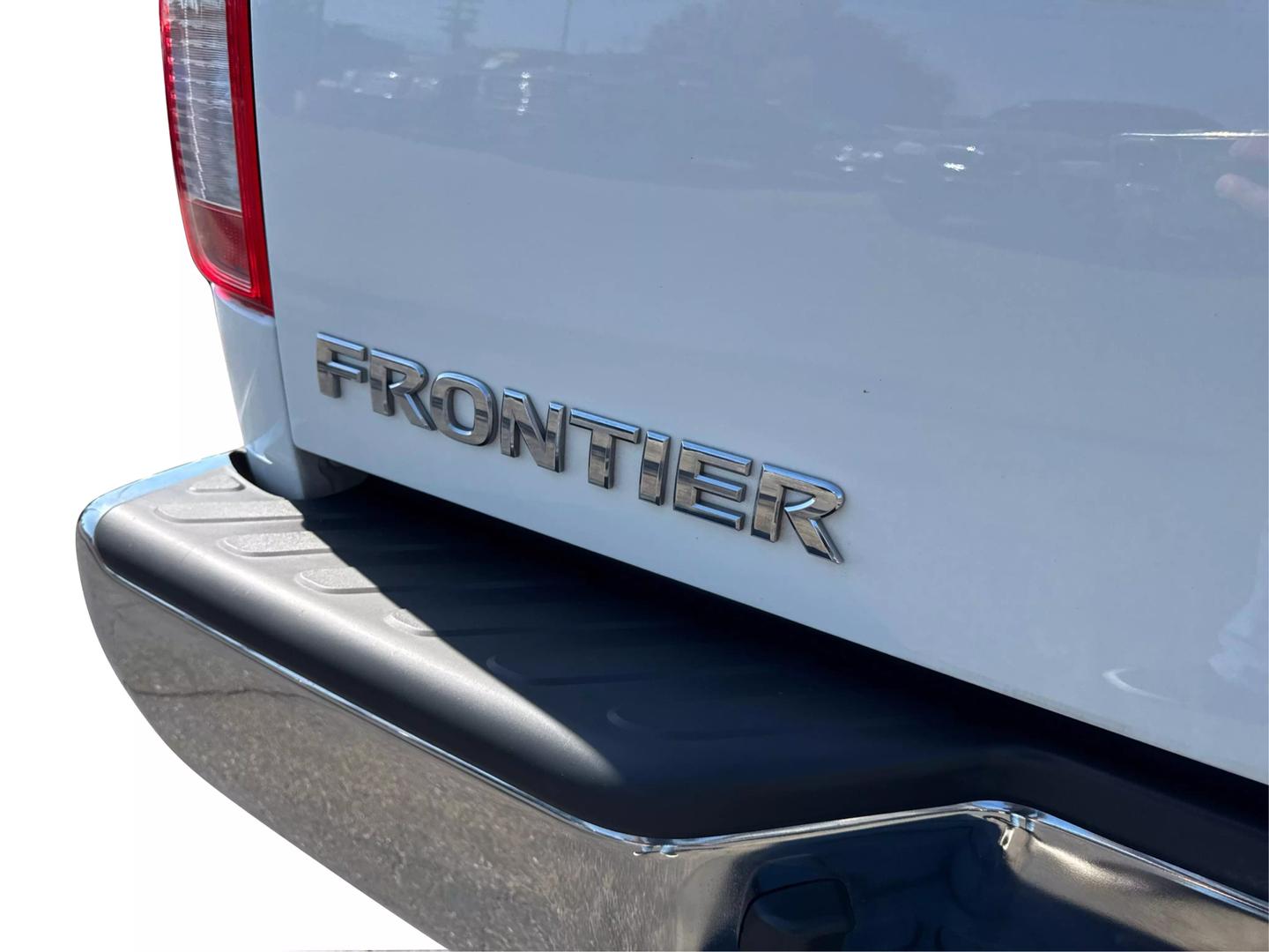 2016 Nissan Frontier SV photo 22