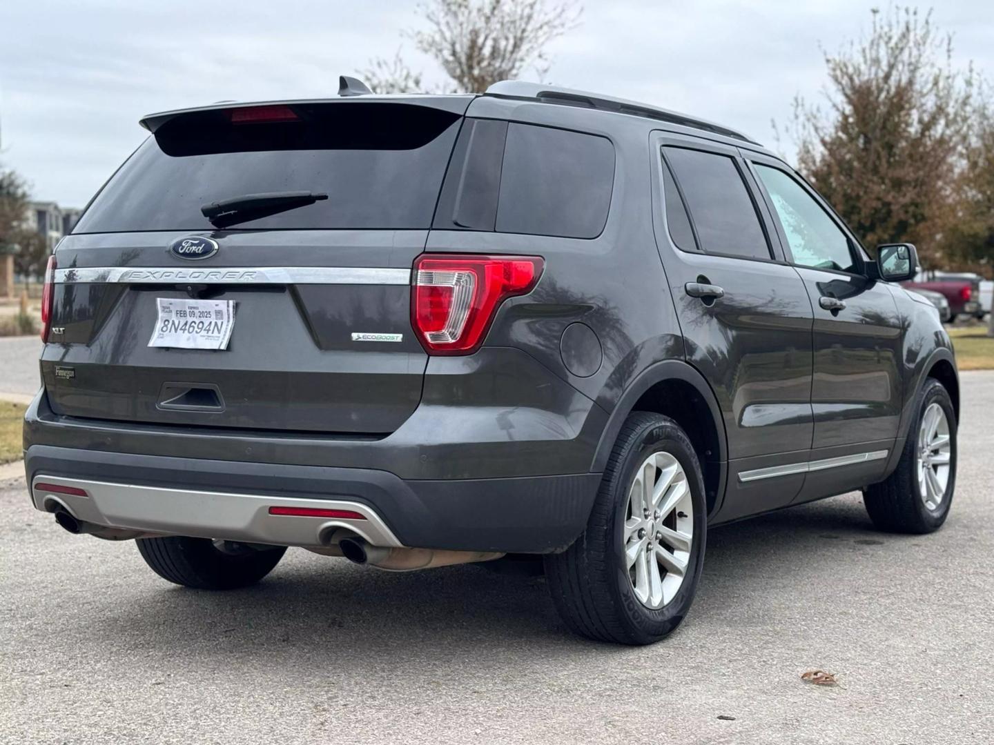 2016 Ford Explorer XLT photo 5