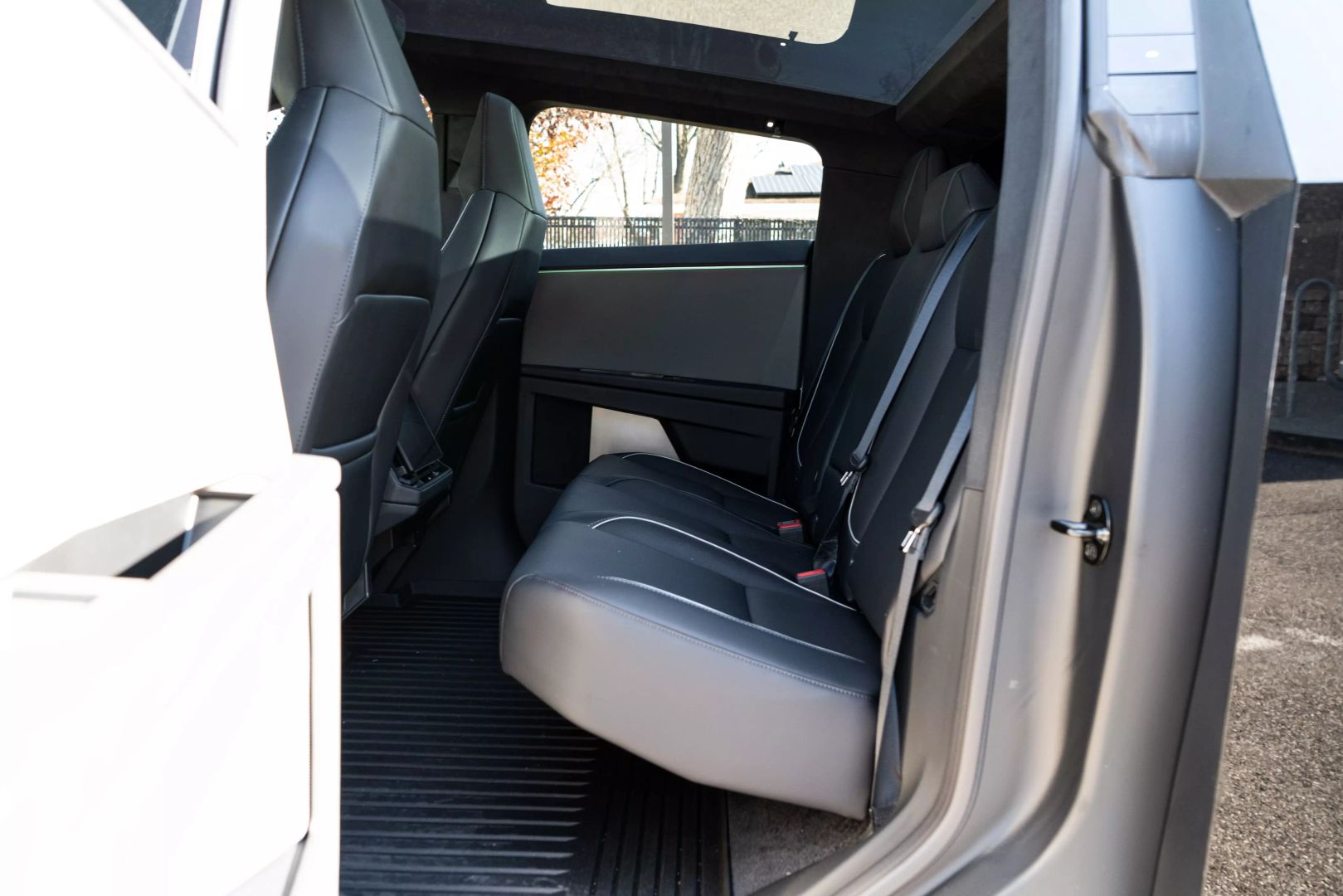 2024 Tesla Cybertruck - Image 45
