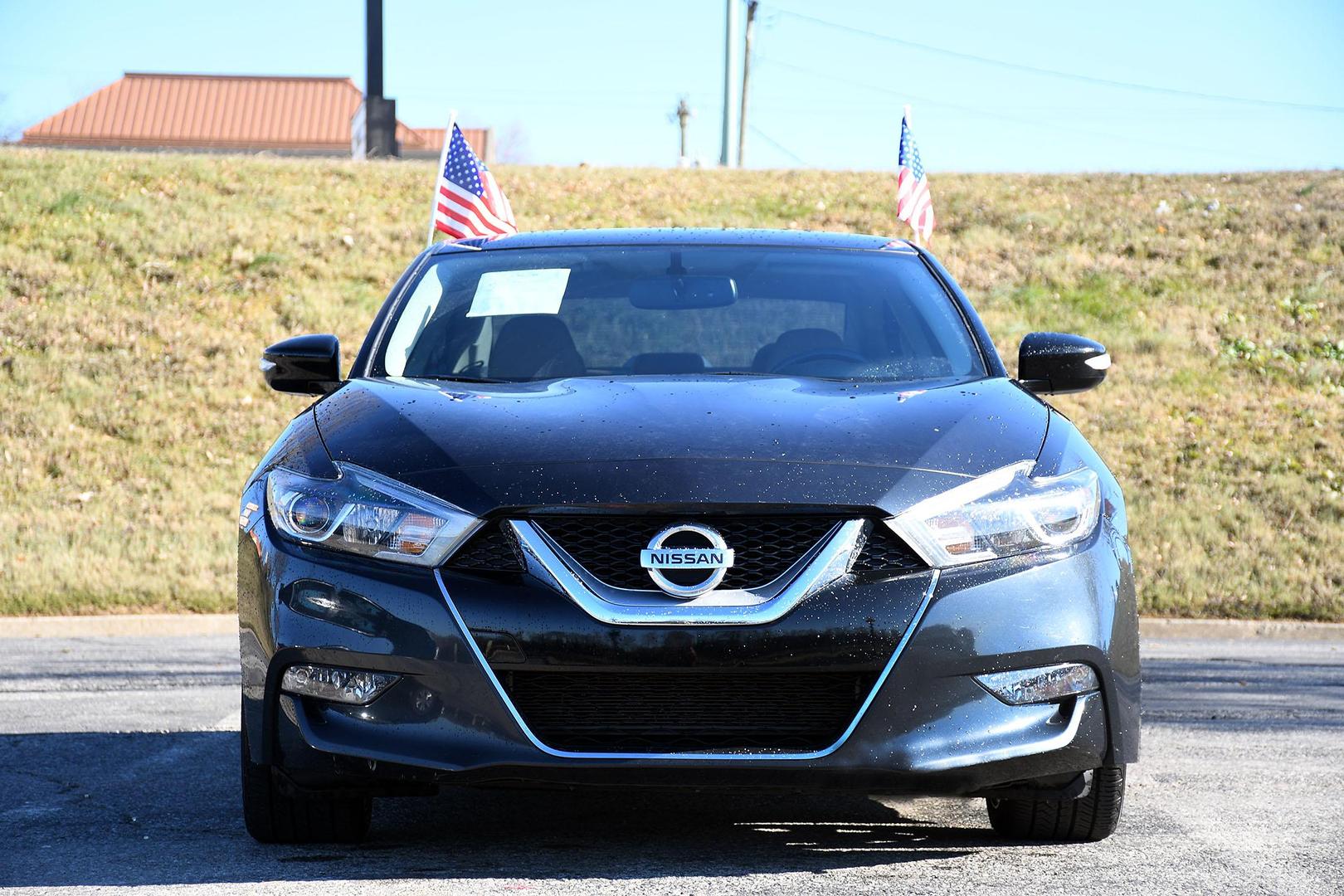 2016 Nissan Maxima SR photo 3