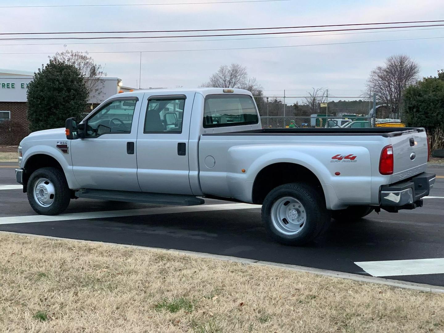 2008 Ford F-350 Super Duty XL photo 12