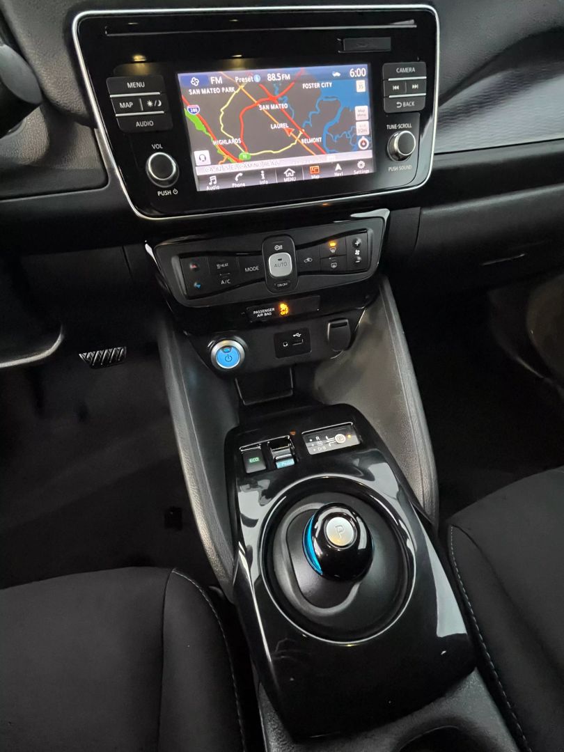 2018 Nissan Leaf  Vin: 1n4az1cp9jc307729 Stock Id: 307729 - Image 12