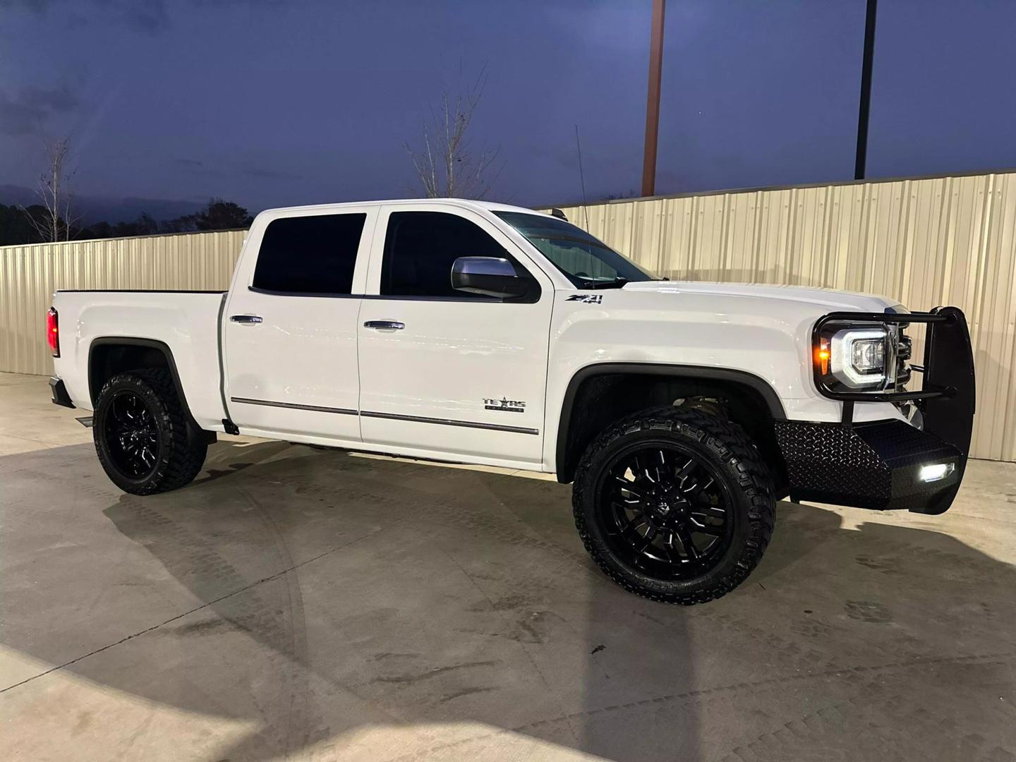 2018 GMC Sierra 1500 SLT photo 1