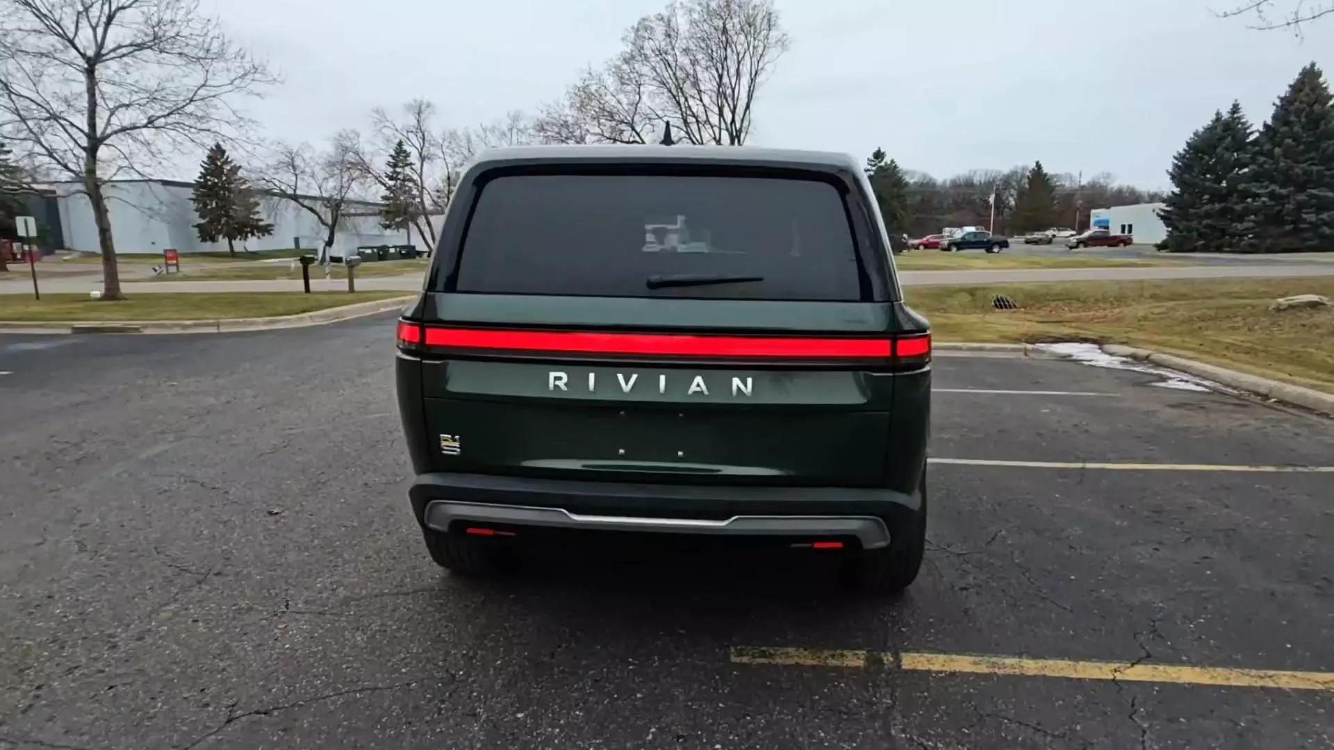 2023 Rivian R1S Adventure photo 5