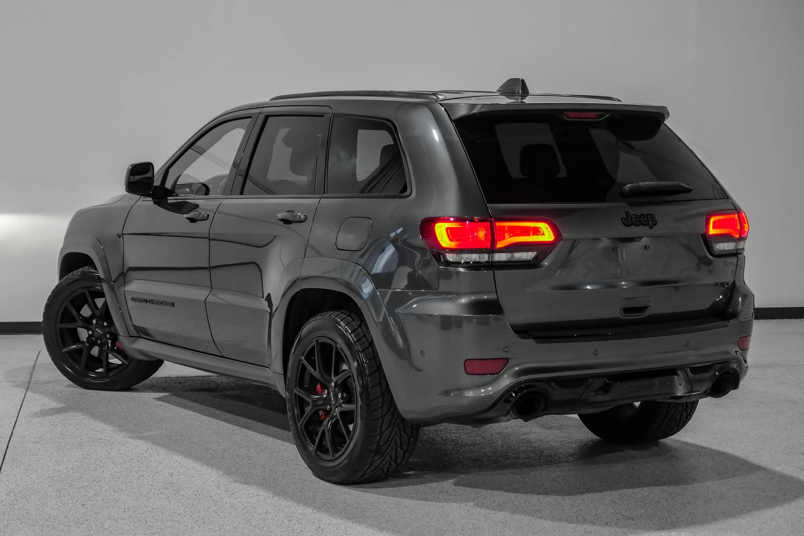 2018 Jeep Grand Cherokee SRT photo 8