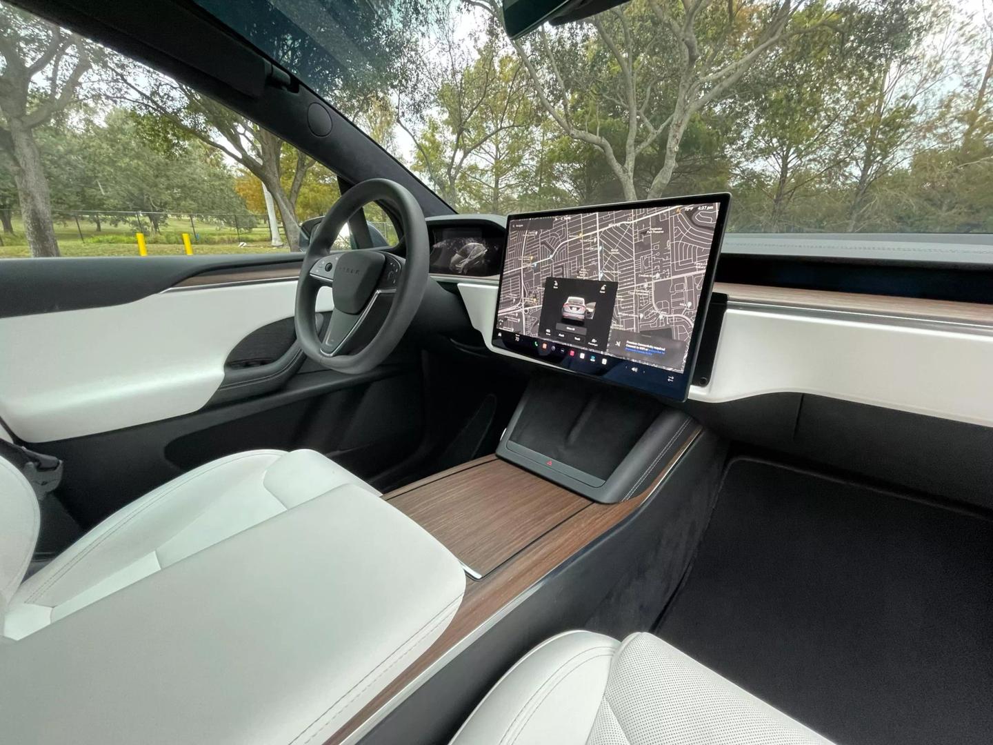 2023 Tesla Model X Long Range photo 19